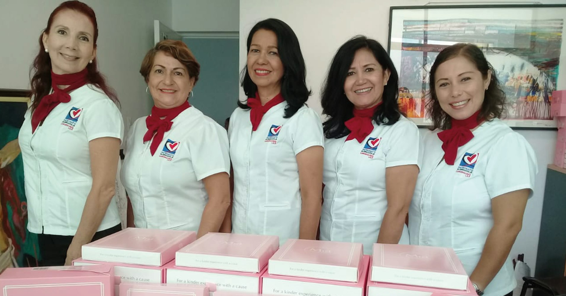 Cover Image for Patronato hace entrega de material a pacientes con linfedema