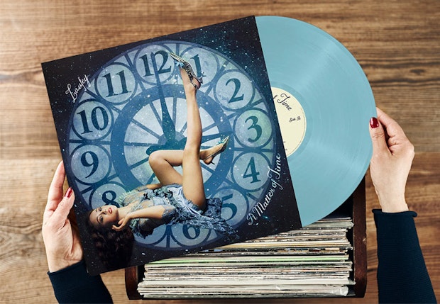 Vinylplötur í ELKO - Laufey a Matter of Time