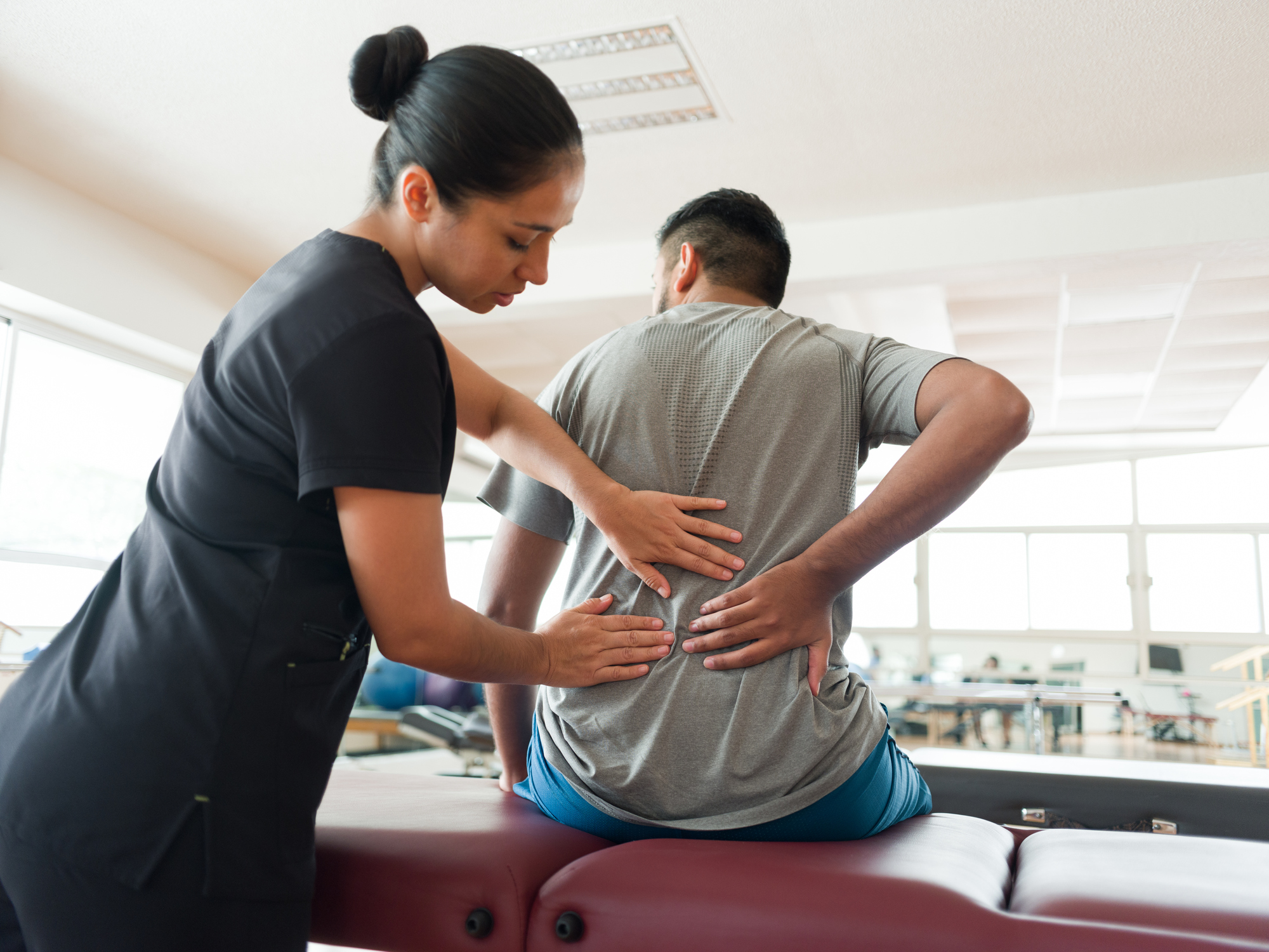 Progressive Spine & Orthopaedics Blog | What's The Difference Between Sports Medicine And Physical Therapy?