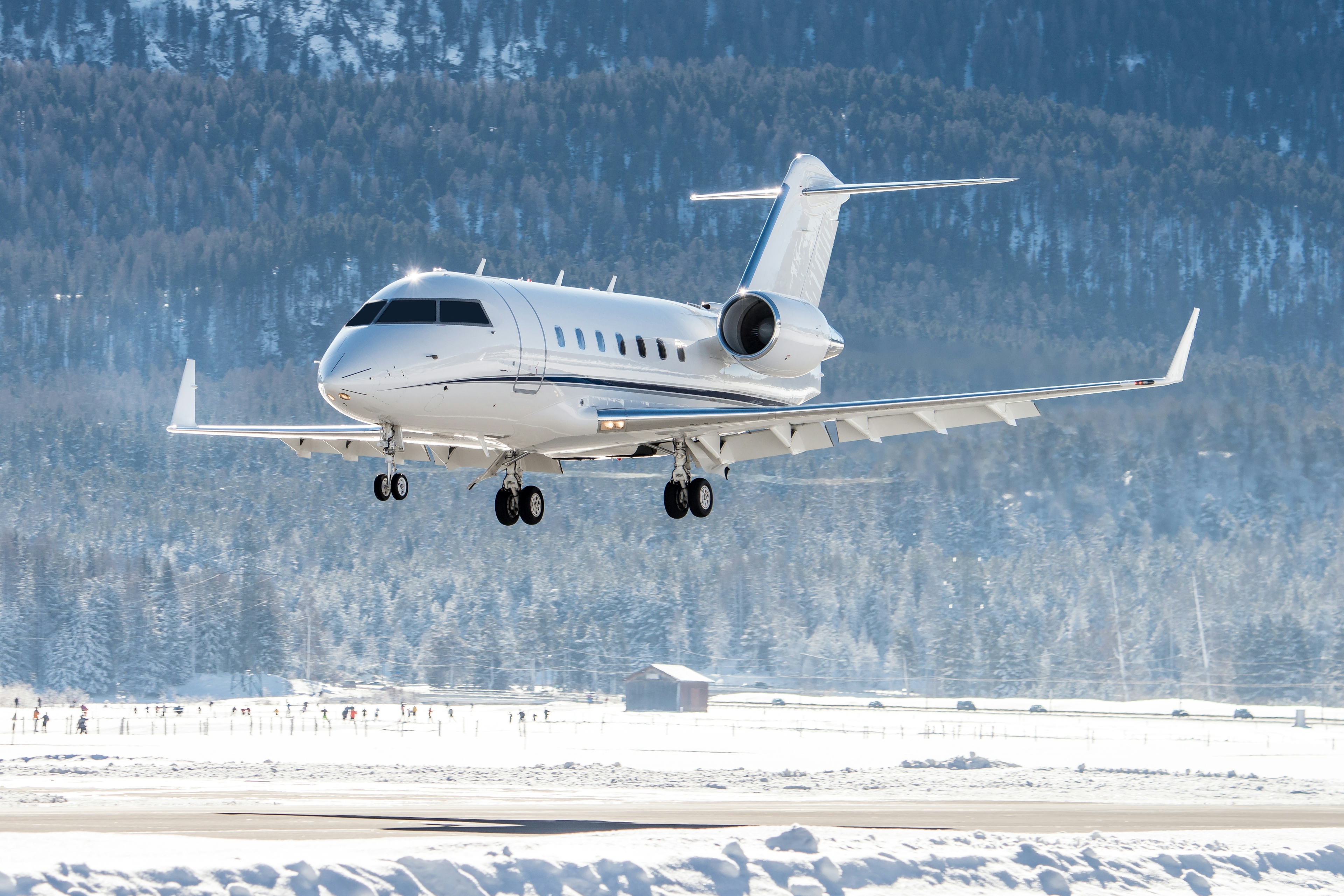 https://www.datocms-assets.com/40358/1649411428-landing-on-ice.jpg
