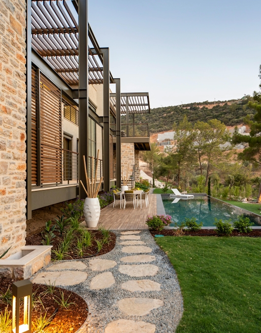 https://www.datocms-assets.com/40358/1779792383-pexels-realtor-turkiye-575431660-16959786.jpg?auto=format&fit=crop&h=675&w=530
