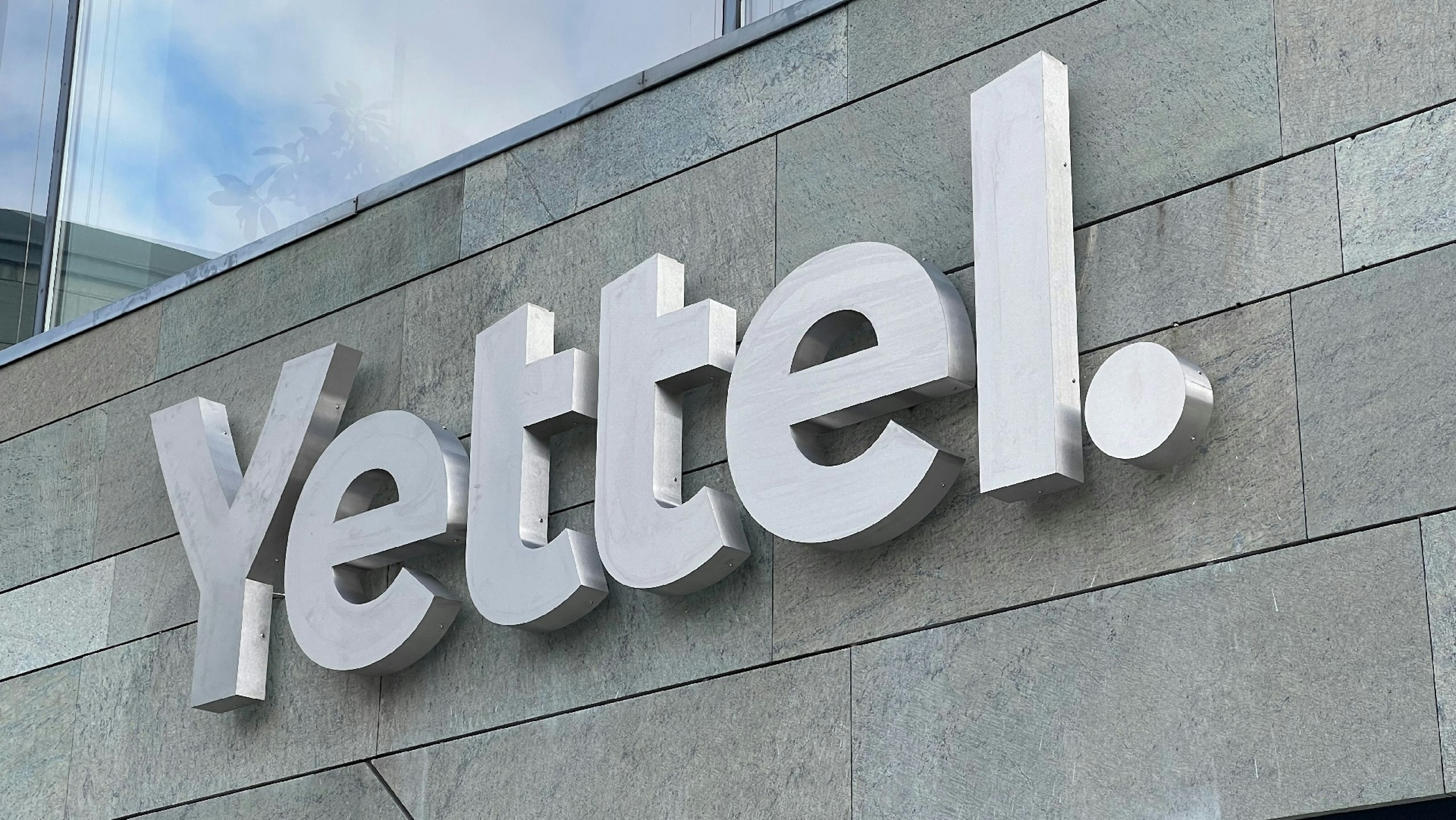 Yettel Posters PPF Group | 10 million customers in Bulgaria, Hungary, and Serbia start ...
