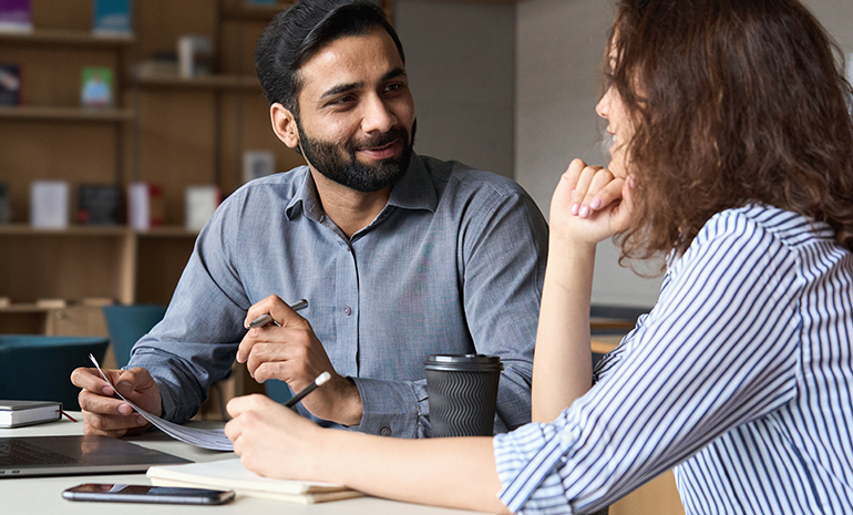 HR and employee having a conversation