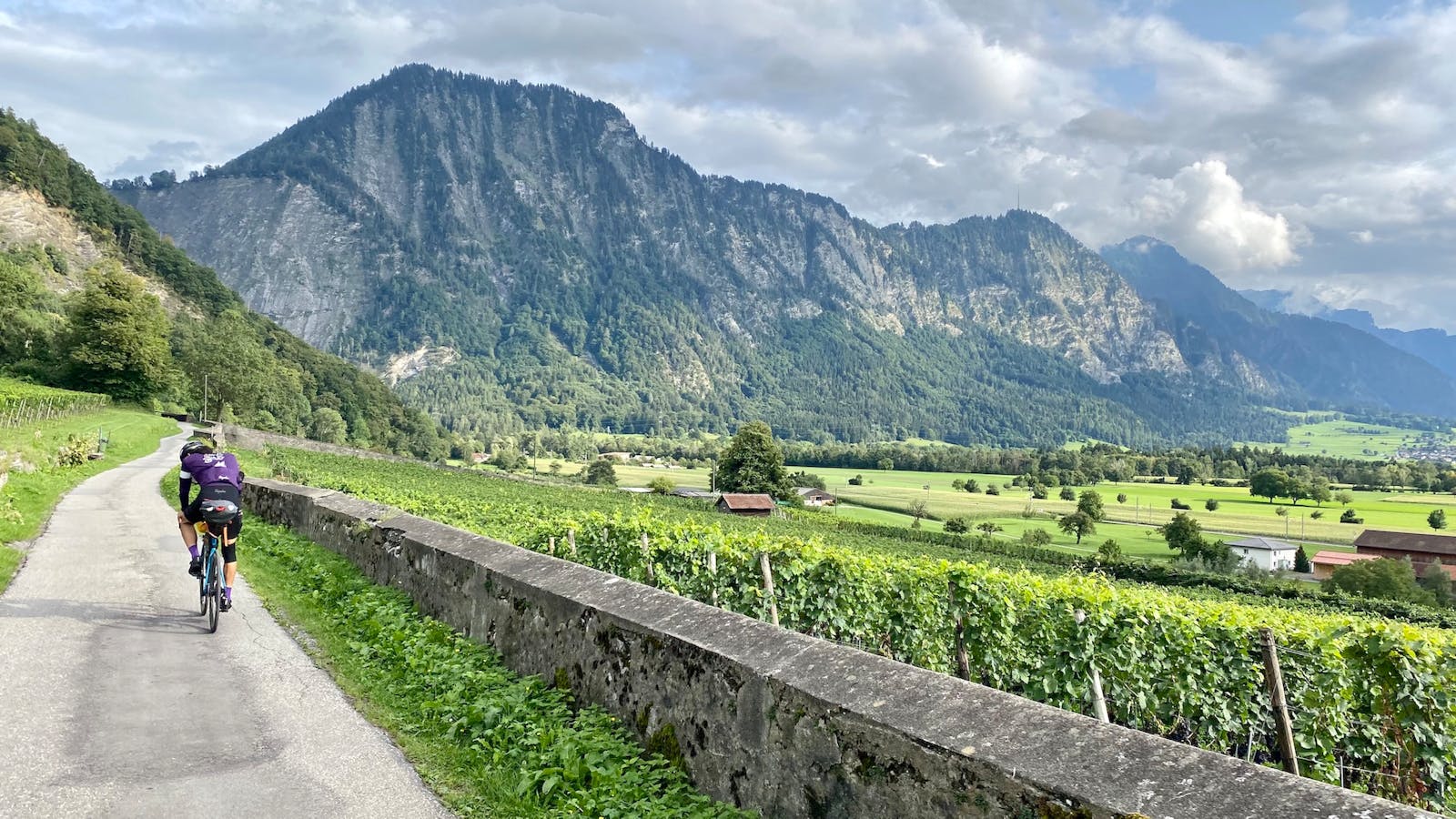 Bike for POW! Eine Fundraising-Velotour nach Montenegro