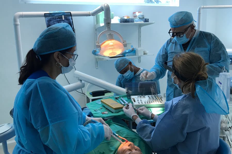 Live dental implant traning at Implant Success Today