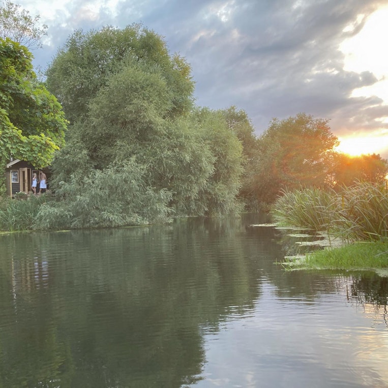 Gäste vor der Secret Sauna, England