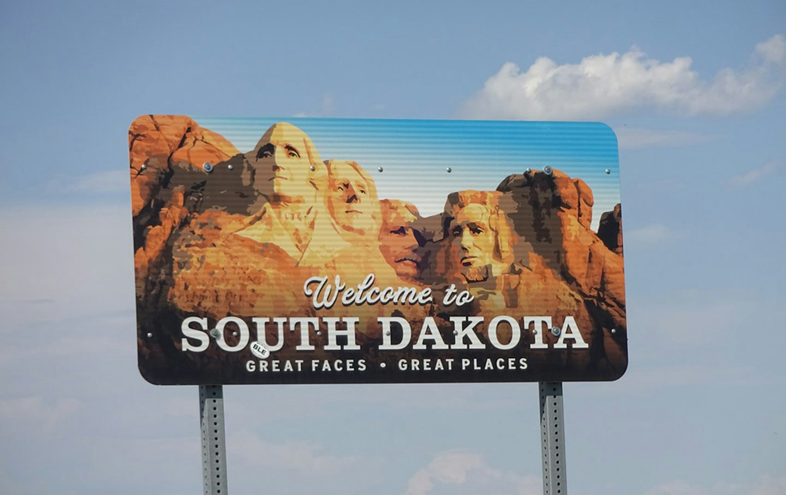 Cover Image for How to move to South Dakota