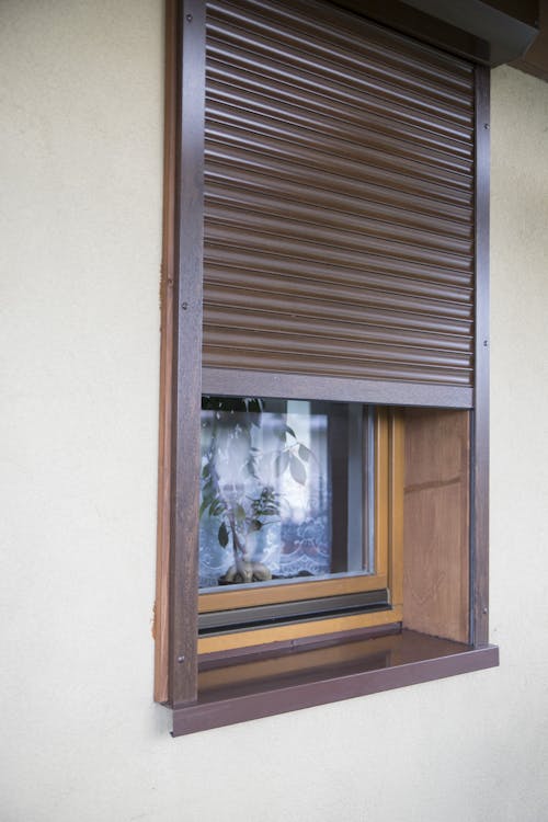 Czy rolety zewnętrzne chronią przed światłem?