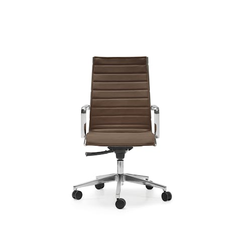 Primo piano su sfondo bianco della Poltrona Season Slim