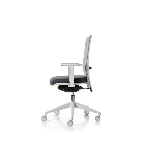 Armchair B.Net black seat 2.0 Armchair B.Net positioned laterally on white background