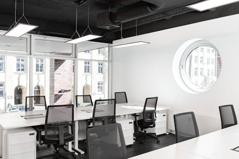 Engel & Volkers Work by Basic Collection Engel & Volkers Work by Basic Collection