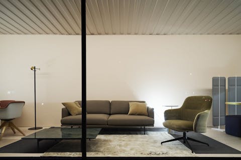 Interno destro showrooming container Interno destro showrooming container