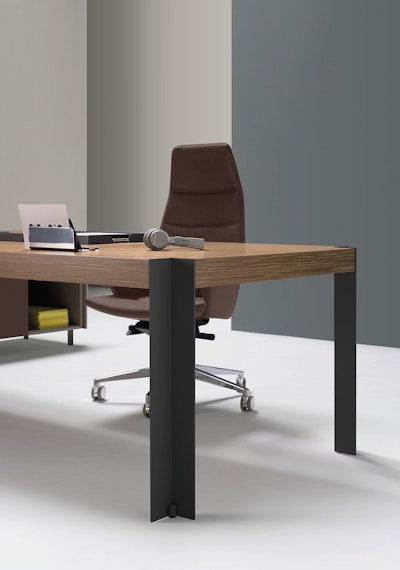 Scrivania Roger piano in legno e gambe in velluto