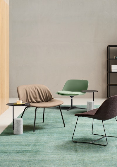 Deep XL Cover & Wrinkles Deep XL Cover & Wrinkles su tappeto verde e tavolo con base in marmo