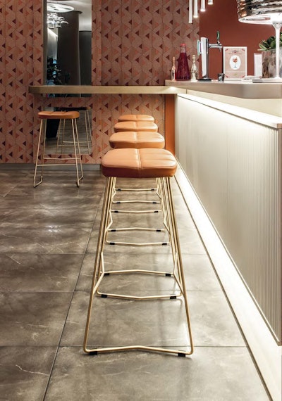 Sgabello Osvaldo rivestito