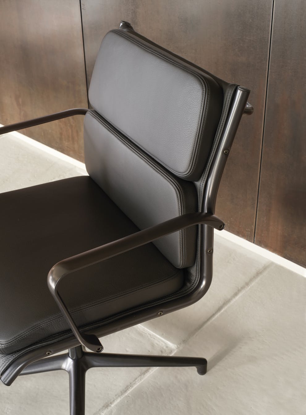 Season Comfort Executive chair with high back