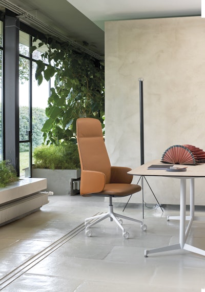 Deep Executive essenziale e dinamica. Sedia da ufficio confortevole ed adattabile