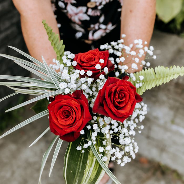 Bouquet 3 Roses rouges avec feuillage