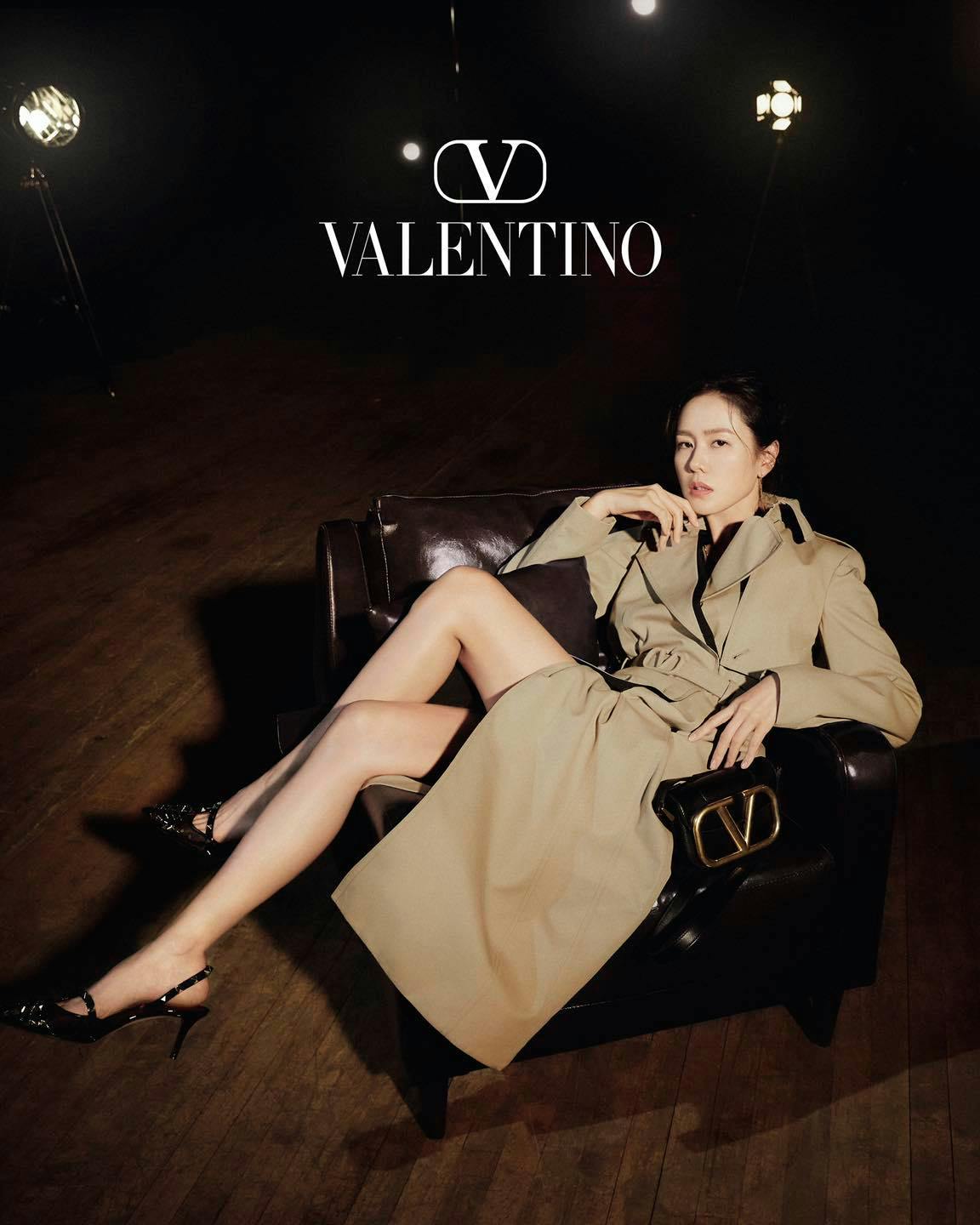 Son Ye Jin Is Tapped As A Valentino Diva In Valentino Collezione Milano Son Ye Jin Is Tapped As A Valentino Diva In Valentino Collezione Milano