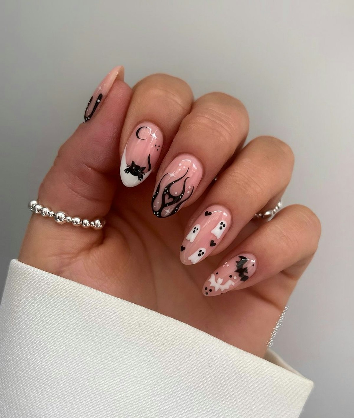31 Spooky Nail Art Ideas for Halloween 2024 Manicure Nail Designs
