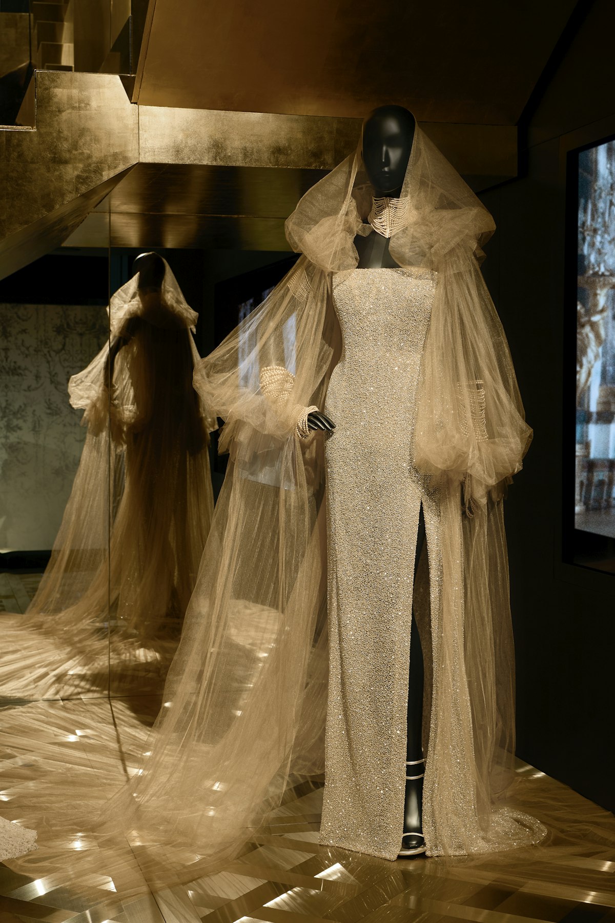 You Can Now View Rihanna's Iconic J'Adore Dress