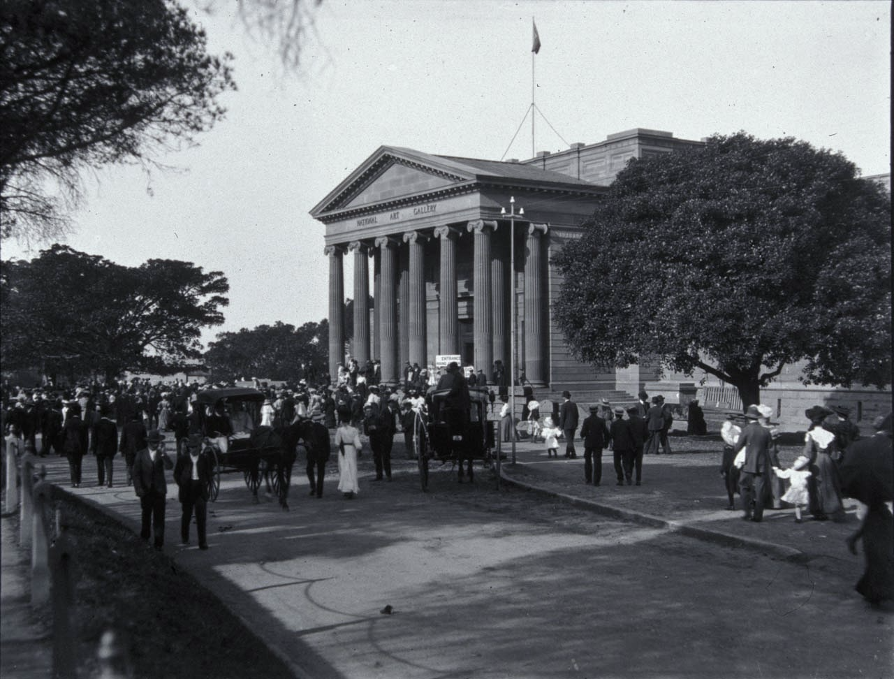 Crowds at the Gallery in 1906, Art Gallery of New South Wales archive