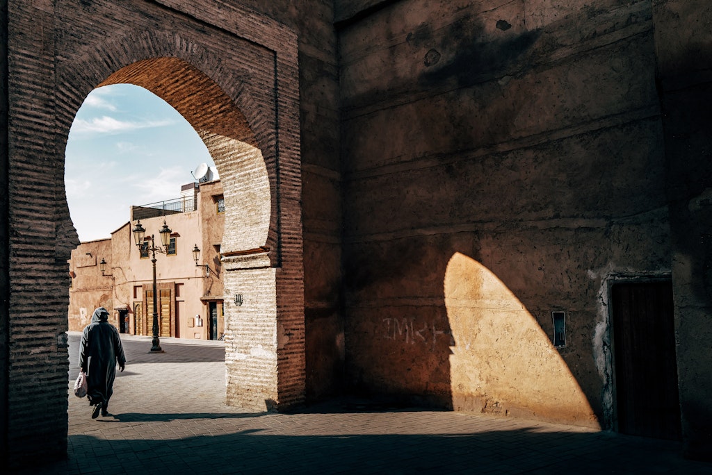 Arched passage near the Moulay El Yazid Mosque in Marrakesh © David Li Photography