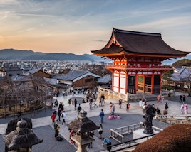 Kiyomizu-dera Temple, Kyoto, photo: Robert Evans / Alamy