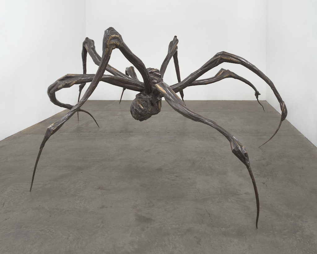 A sculpture of a large spider