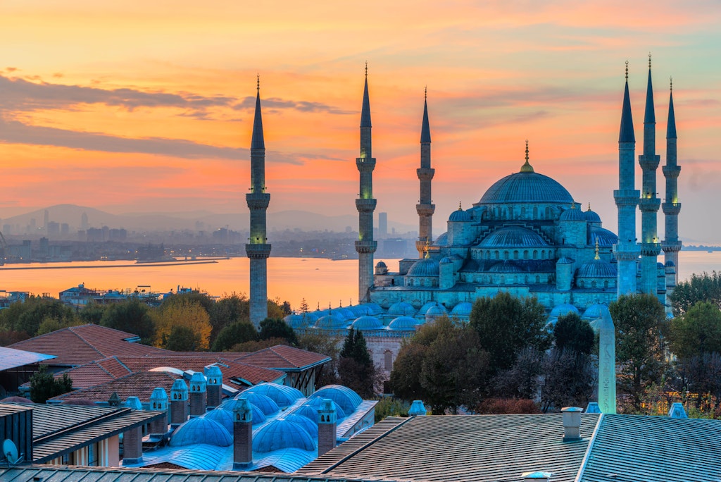 The Blue Mosque (Sultanahmet Camii), Istanbul, Turkey