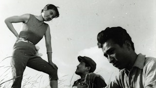 Still from The flower in hell 1958