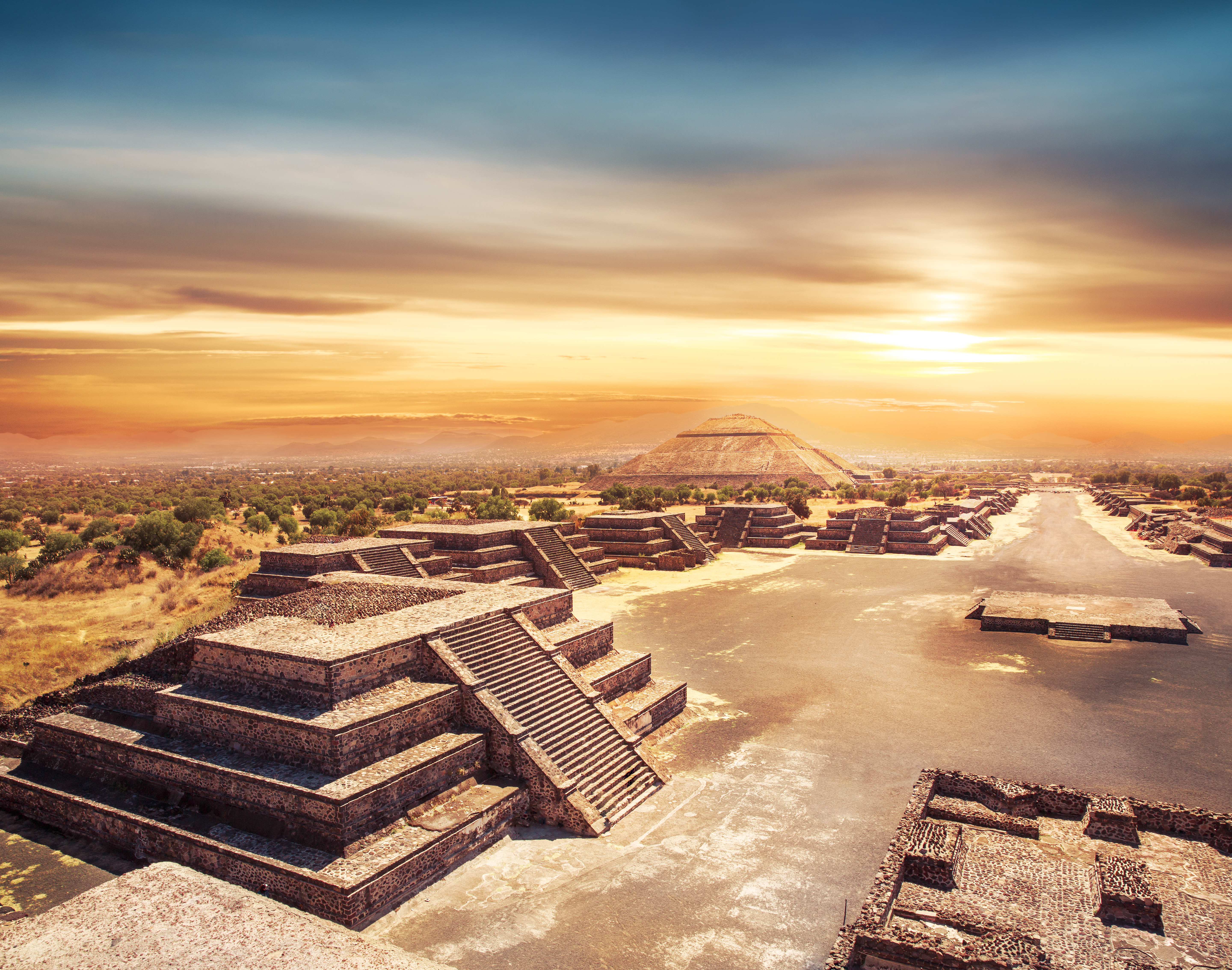 Teotihuacan, Avenue of the Dead and the Pyramid of the Sun, Mexico, photo: Shutterstock