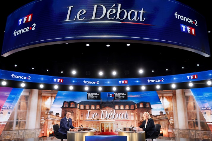Emmanuel Macron și Marine Le Pen au participat miercuri seara într-o dezbatere televizată.