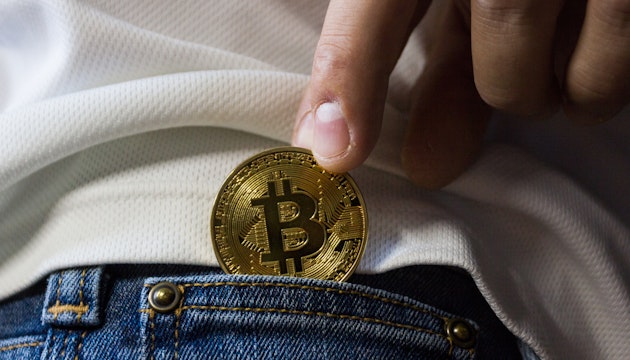 Bitcoin a devenit un mijloc legal de plată 