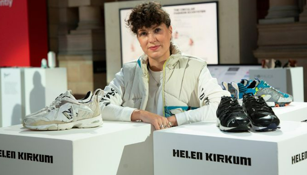 Helen Kirkum, creatoare de sneakersi reciclați, care se vând cu mii de dolari 