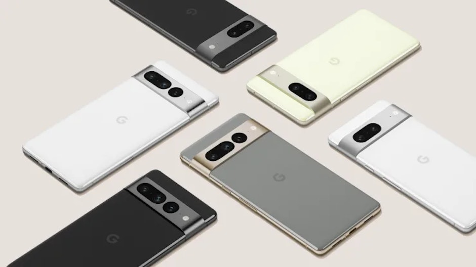 sase telefoane pe masa