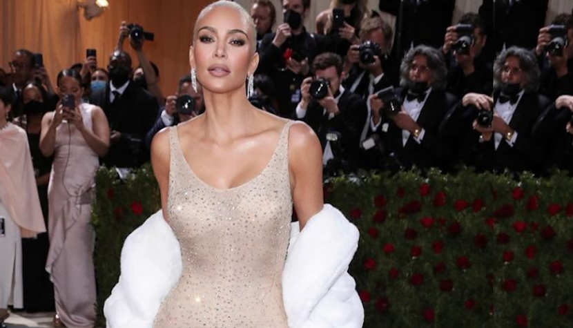 Kim Kardashian a surprins într-o rochie purtată de Marilyn Monroe 