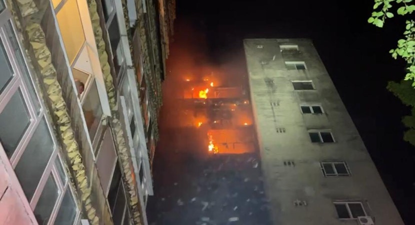 Incendiu bloc sector 5, mai 2022.