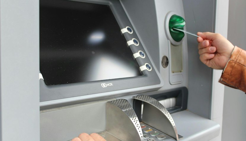 „Este nefiresc ca asemenea scutiri să fie pe perioadă nesfârșită care privează bugetul public de venituri. Vă dau un exemplu, domeniul IT.”- președintele Consiliului Fiscal. ATM cash