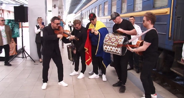  Zdob și Zdub si fratii Advahov