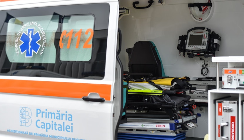Rata de deces cauzată de AVC, de două ori mai mare în România faţă de media europeană ambulanta