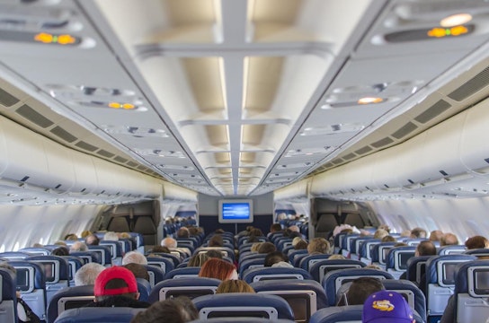 Pasageri in avion