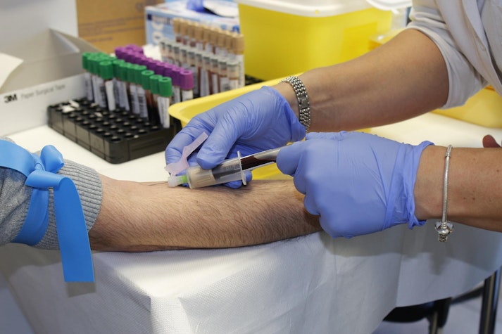 Donare de sânge, analize la doctor.