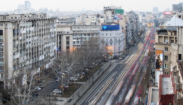 București blocuri și mașini 