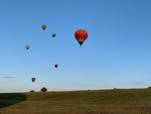 Air Sensation Festival 2022 va avea skyparty cu muzică live, la 1000 de metri altitudine