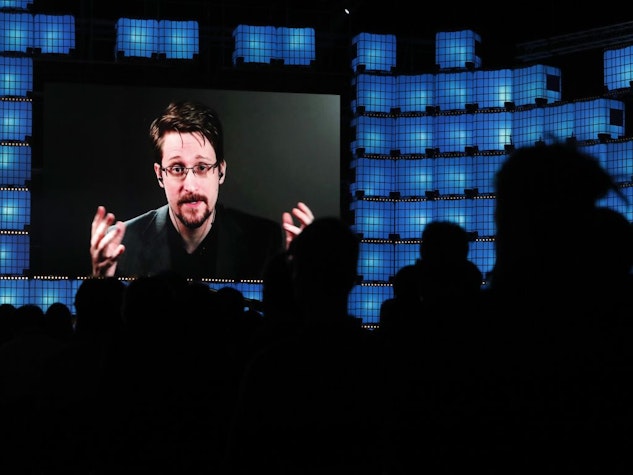 edward snowden pe ecran
