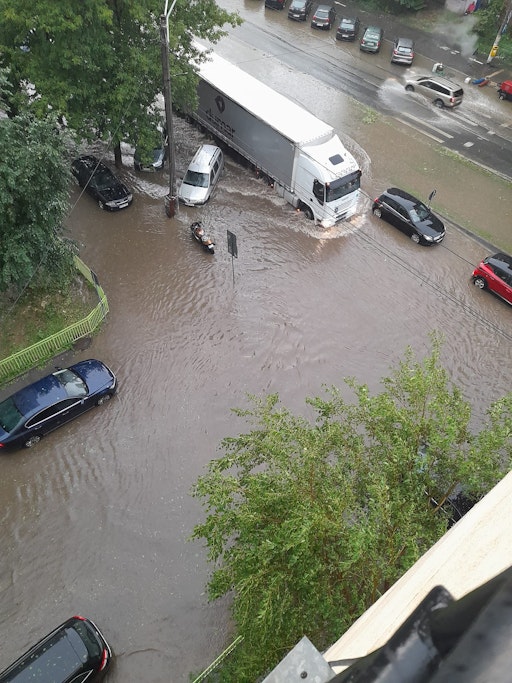Bulevard inundat Bucuresti 