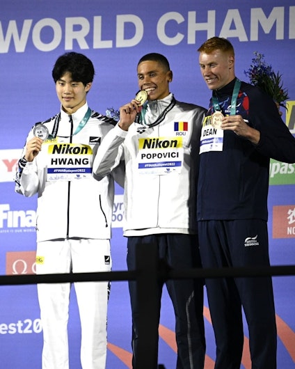 podium, david popovici, campion mondial natatie