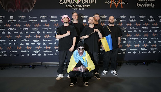 Orchestra Kalush din Ucraina după ce a câștigat Marea Finală a Eurovision Song Contest 2022 