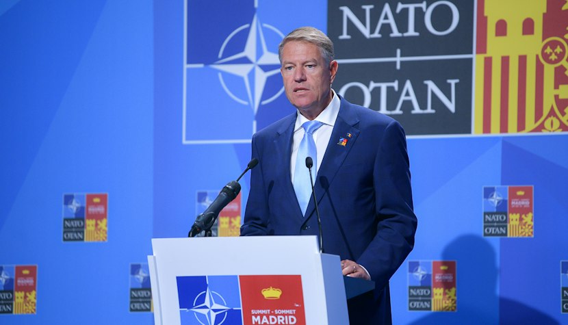 Iohannis, în marja summitului de la Madrid: Noi vrem să avem o justiţie independenţă, funcţională, care are nevoie de legi îmbunătăţite. Dacă aşa se întâmplă, este posibil ca până la sfârşitul anului să se ridice MCV